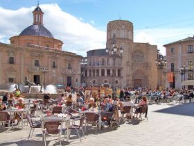 Valencia Plaza Virgen 01.jpg